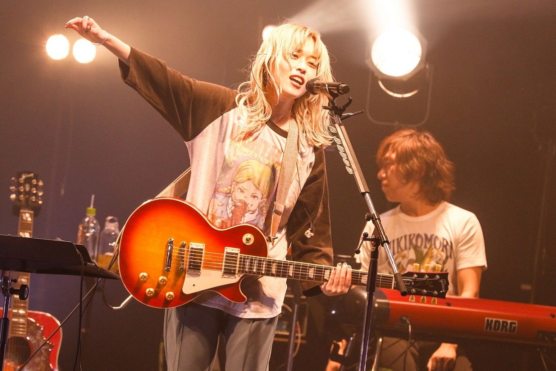 歌唱力抜群の藤川千愛がワンマンライブで3年間を総括 新たなロックプロジェクトの始動を宣言 Liveen Times